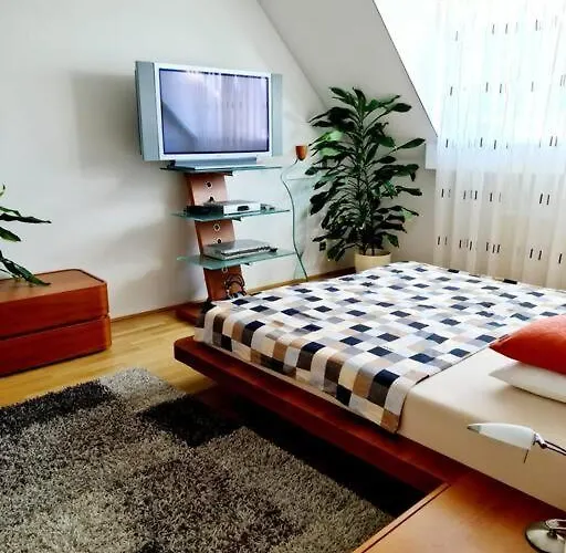Διαμέρισμα Luxury 4 Bedroom Roof With 3 Balconies & View *