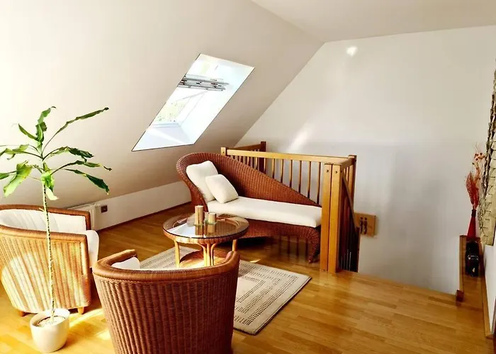 Διαμέρισμα Luxury 4 Bedroom Roof With 3 Balconies & View *
