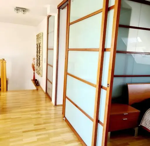Luxury 4 Bedroom Roof With 3 Balconies & View